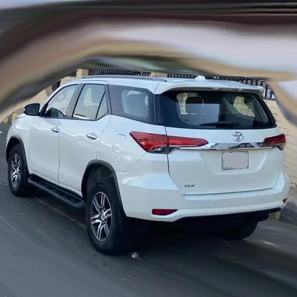 Toyota Fortuner 2024 - Image 2