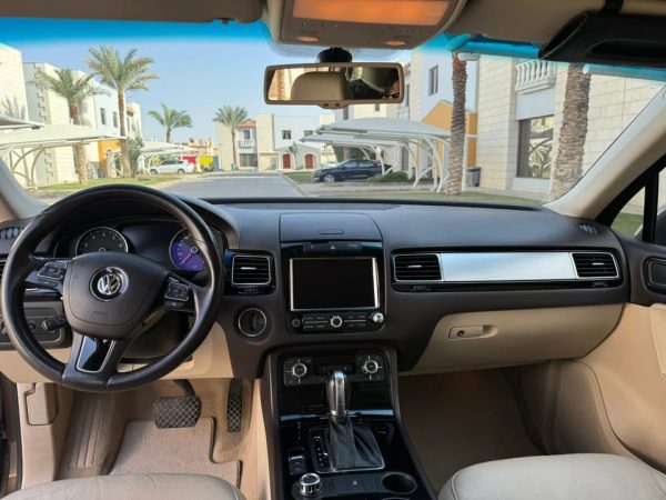 ⁦Volkswagen Touareg 2013⁩ - الصورة ⁦4⁩